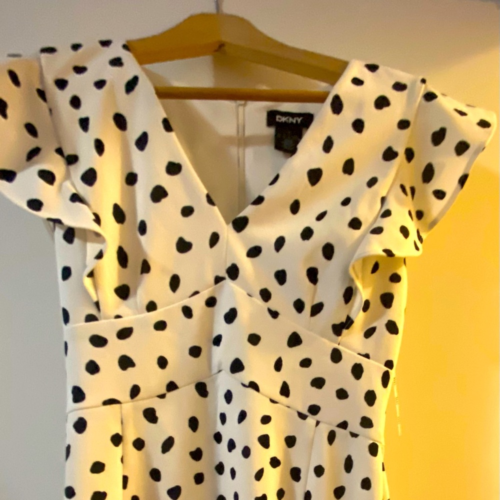 DKNY polka dot size 8 NWOT